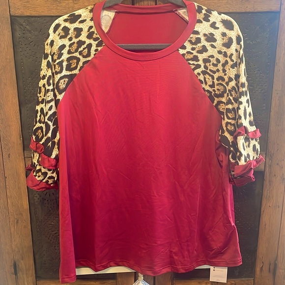 Emery Rose Top - Picture 1 of 5